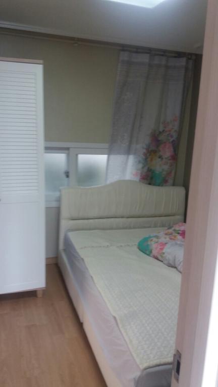 Вілла Tongyeong Camellia House Екстер'єр фото